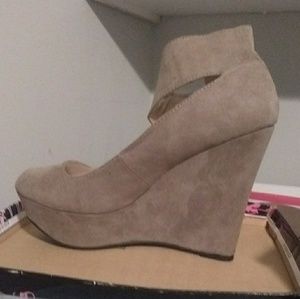 Tan wedges